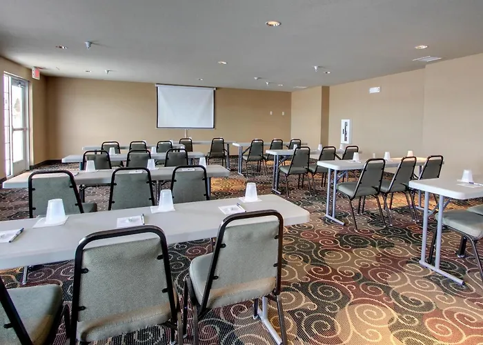 Cobblestone Inn & Suites - Harvey