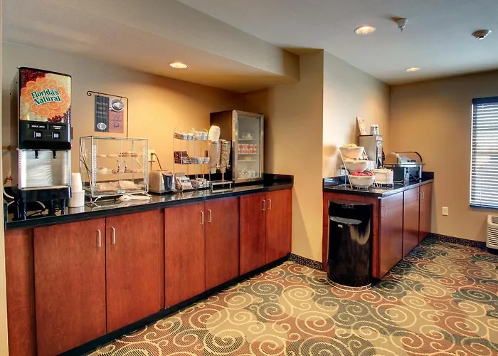 Cobblestone Inn & Suites - Harvey