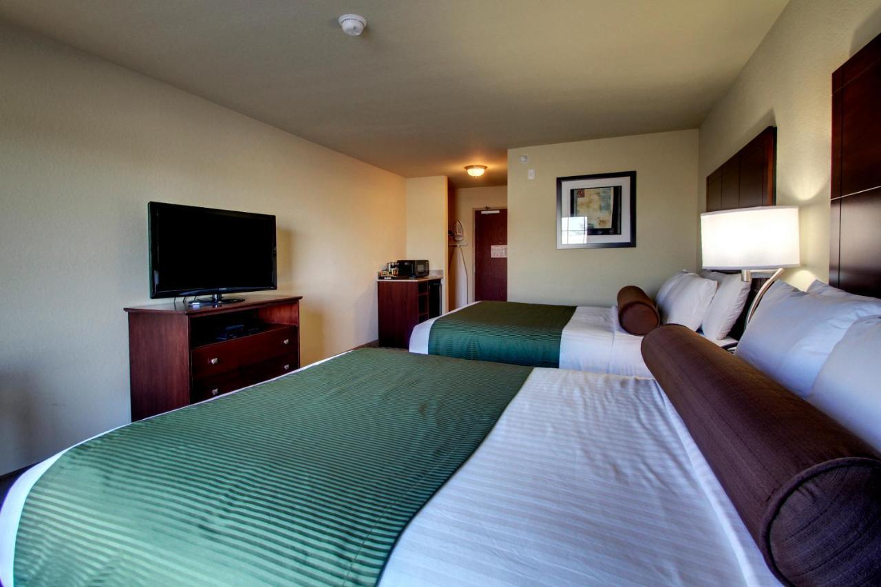 Hotel Cobblestone & -